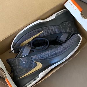 Nike Air Max Infuriate size 9 mens 2018